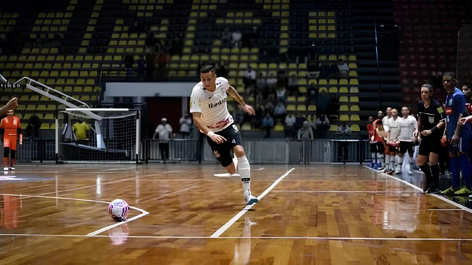 O Futsal do Corinthians em Busca da Glória Espanhola: Um Salto Rumo à Excelência Internacional 8