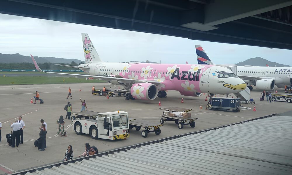 Azul Decola com Força em Santa Catarina: 226 Voos Extras para o Verão 2025/2026 Transformam a Região em Destino Incontornável 28 Azul Decola com For a em Santa Catarina 226 Voos Extras para o Ver o 2025 2026 Transformam a Regi o em Destino Incontorn vel