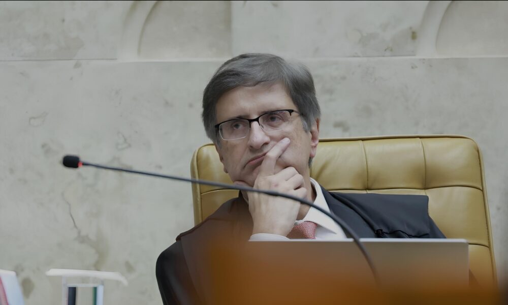 O Caso do Tarifaço: Por Que as Investigações Contra Eduardo Bolsonaro e Paulo Figueiredo Podem Ser Apenas o Começo? 49 O Caso do Tarifa o Por Que as Investiga es Contra Eduardo Bolsonaro e Paulo Figueiredo Podem Ser Apenas o Come o