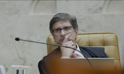 O Caso do Tarifaço: Por Que as Investigações Contra Eduardo Bolsonaro e Paulo Figueiredo Podem Ser Apenas o Começo? 50 O Caso do Tarifa o Por Que as Investiga es Contra Eduardo Bolsonaro e Paulo Figueiredo Podem Ser Apenas o Come o