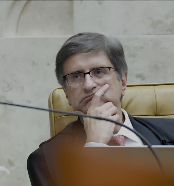 O Caso do Tarifaço: Por Que as Investigações Contra Eduardo Bolsonaro e Paulo Figueiredo Podem Ser Apenas o Começo? 10 O Caso do Tarifa o Por Que as Investiga es Contra Eduardo Bolsonaro e Paulo Figueiredo Podem Ser Apenas o Come o