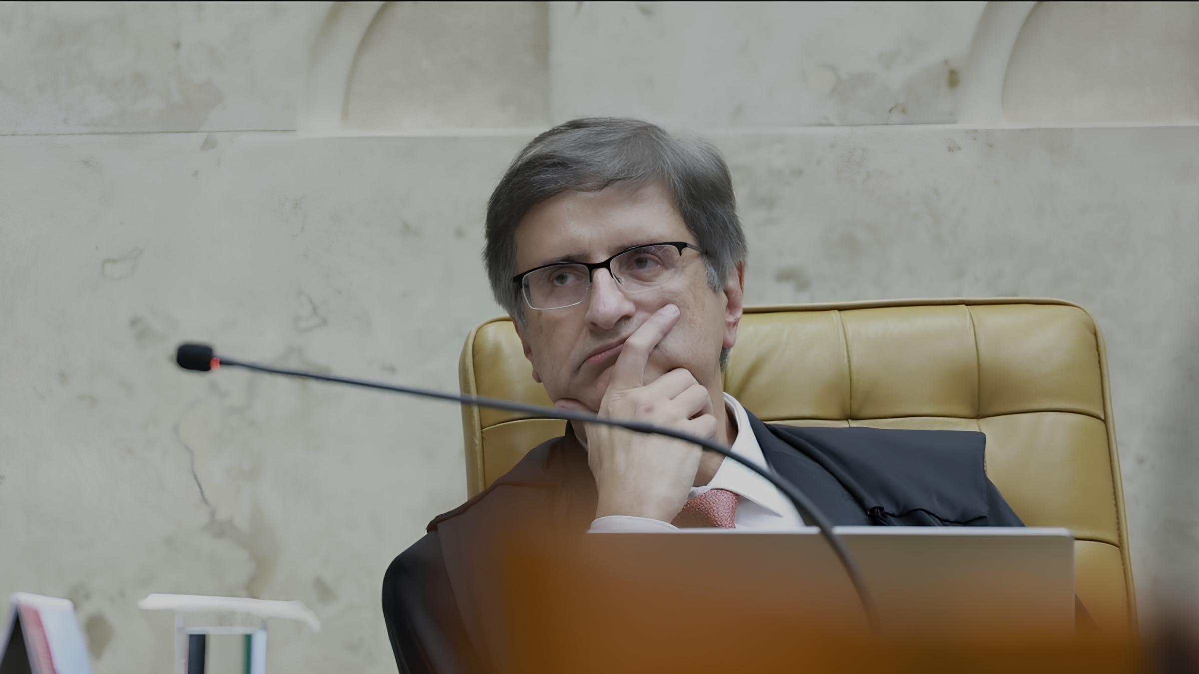 O Caso do Tarifaço: Por Que as Investigações Contra Eduardo Bolsonaro e Paulo Figueiredo Podem Ser Apenas o Começo? 9 O Caso do Tarifa o Por Que as Investiga es Contra Eduardo Bolsonaro e Paulo Figueiredo Podem Ser Apenas o Come o