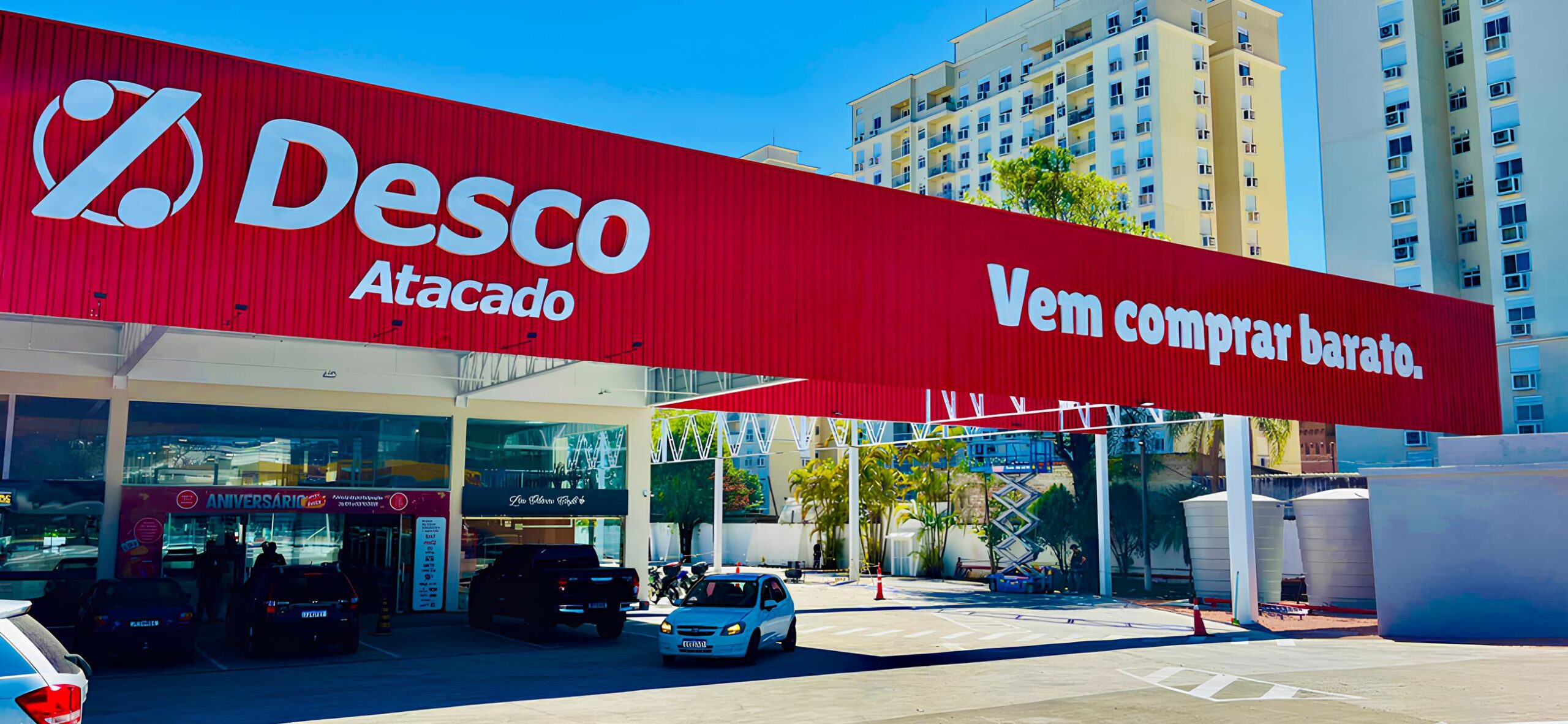 O Gigante Silencioso do Varejo Como o Desco Atacado Est Redefinindo o Futuro das Compras em Porto Alegre scaled