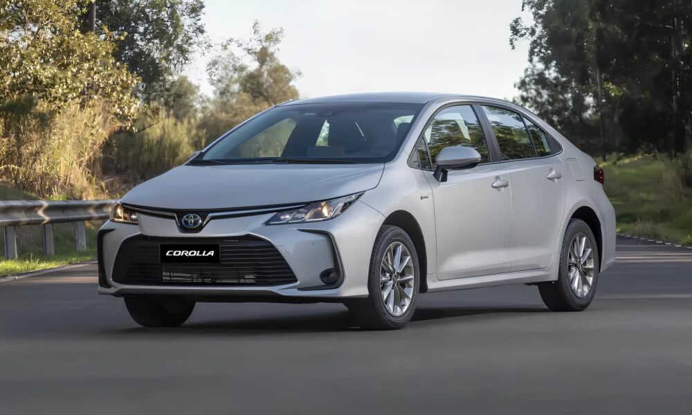 Toyota Corolla e Corolla Cross Renascem das Cinzas: Como a Montadora Superou o Caos Climático com Motores Importados e Estratégia Híbrida 46 Toyota Corolla e Corolla Cross Renascem das Cinzas Como a Montadora Superou o Caos Clim tico com Motores Importados e Estrat gia H brida