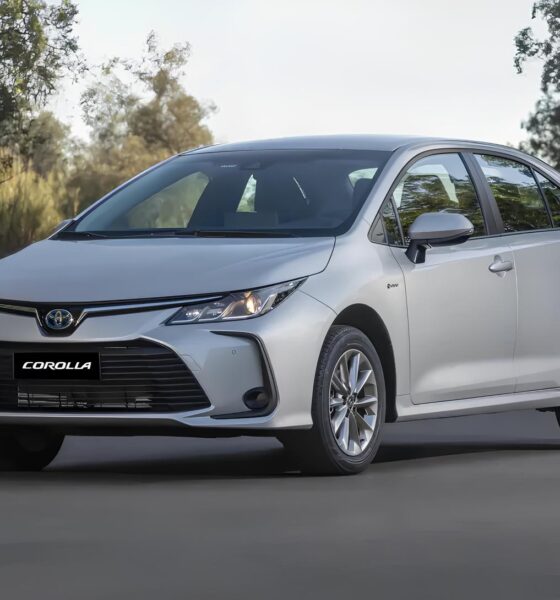Toyota Corolla e Corolla Cross Renascem das Cinzas Como a Montadora Superou o Caos Clim tico com Motores Importados e Estrat gia H brida