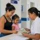 Família beneficiária do Bolsa Família realiza acompanhamento obrigatório de saúde em uma unidade de atendimento em Indaiatuba.
